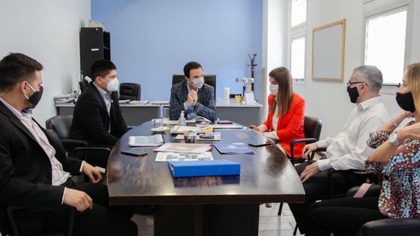 Se suscribió convenio entre el Ministerio de Industria, Comercio y Empleo y la Cámara de Senadores