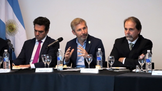 Frigerio disertó sobre desarrollo productivo ante empresarios, sindicalistas y referentes de la OEI en Argentina