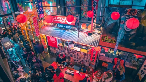 Villa Crespo, el barrio que mezcla bodegones, murales y cultura pop en una misma esquina
