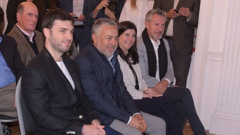 Tras las gestiones de Torres, la empresa aérea JetSMART abre una nueva frecuencia de vuelos en Chubut