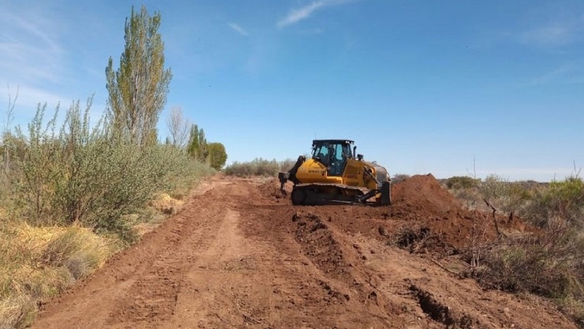 Siguen las tareas de limpieza del Sistema de Riego y Drenaje de Campo Grande