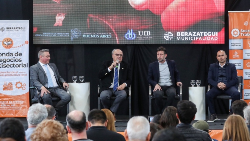José Ignacio de Mendiguren participó de la inauguración de “Berazategui Produce y Trabaja 2023”