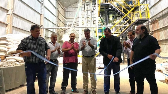 <En Pampa del Indio, Capitanich inauguró la planta modular elaboradora de alimentos peletizados