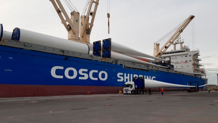Puerto Quequén diversifica sus cargas y opera con aerogeneradores