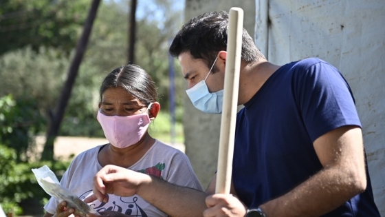 Se entregaron kits para huertas familiares en la localidad de Costa Sacate