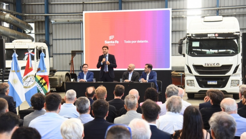 Pullaro lanzó el plan “Aprender, producción y trabajo” para potenciar el empleo y las regiones productivas