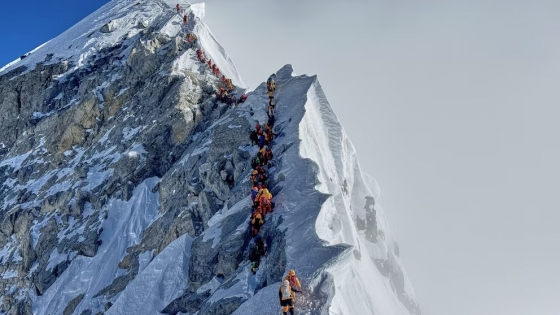 La basura avanza en el Himalaya: crecen los residuos más allá del Everest y preocupa el impacto ambiental