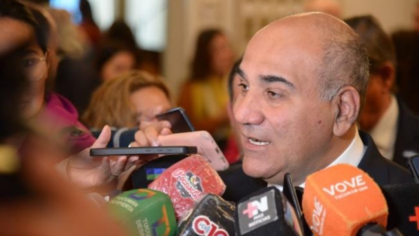 Manzur saludó a los periodistas en su día