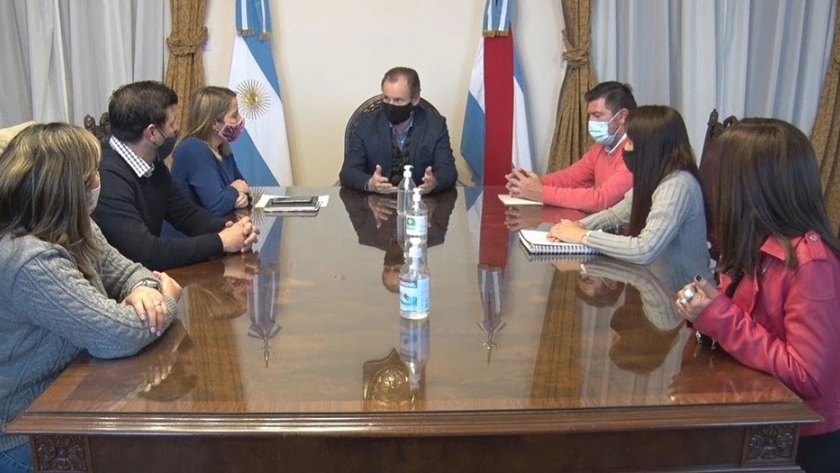 Bordet y concejales de Victoria abordaron las acciones que se llevan adelante por los incendios en Islas