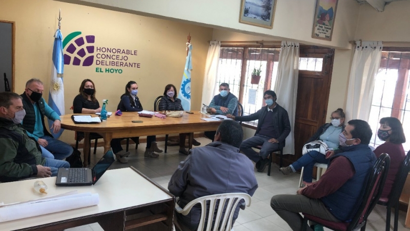 El gobierno provincial avanza en la erradicación del basural a cielo abierto en El Hoyo
