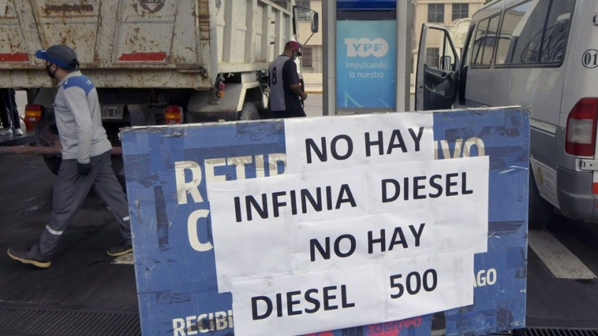 Faltante de combustible: transportistas denuncian que la situación es “insostenible” y evalúan protestas
