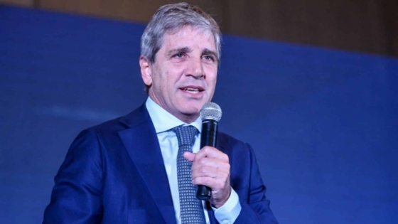 Caputo reafirma el esquema cambiario y prioriza la desinflación frente a la acumulación de reservas