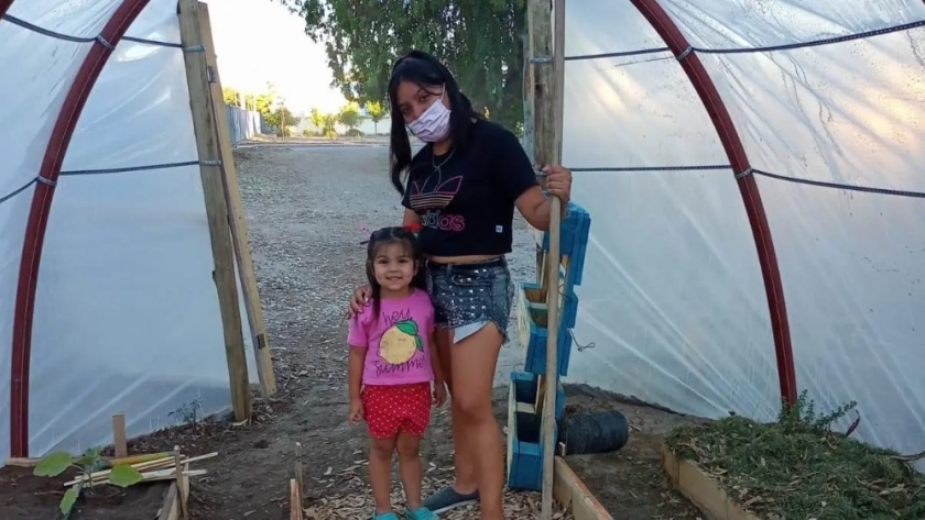 Roca ya tiene su Invernadero Escuela para que las familias produzcan sus alimentos