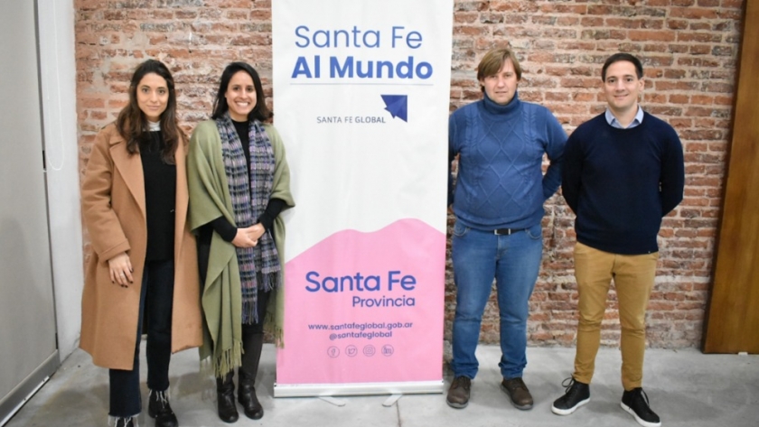 La provincia organizó encuentros de negocios para exportar miel santafesina.