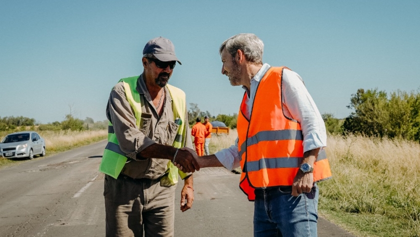 En la ruta 20, Frigerio dio inicio formal al plan de recuperación vial entrerriano