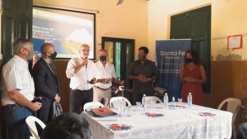 La Provincia presentó herramientas y programas para el sector productivo en Estación Clucellas