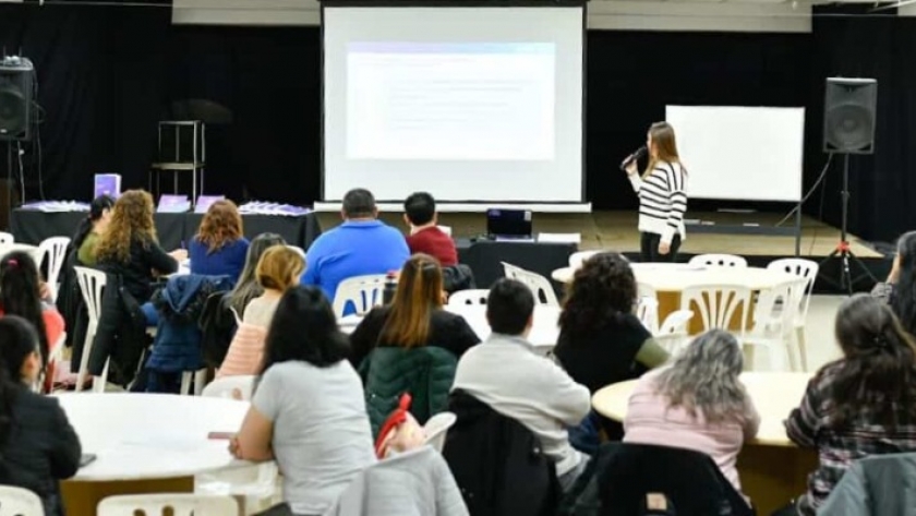 Gobierno y la Fundación YPF dieron inicio a los talleres formativos del programa “Vos y la Energía”