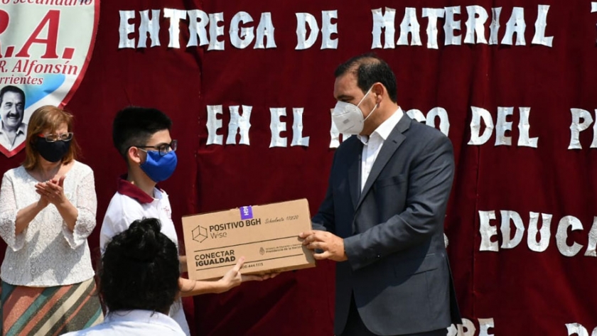 Valdés ratificó igualdad e integración a través de la tecnología educativa