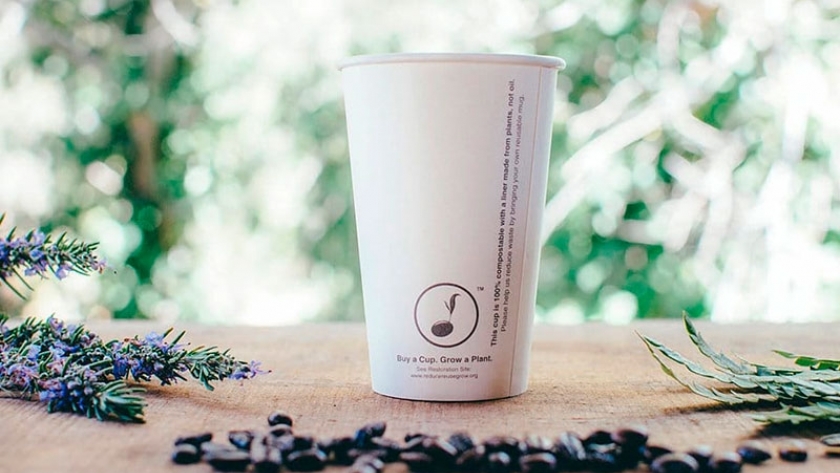 La taza de café que se planta y repone la flora local