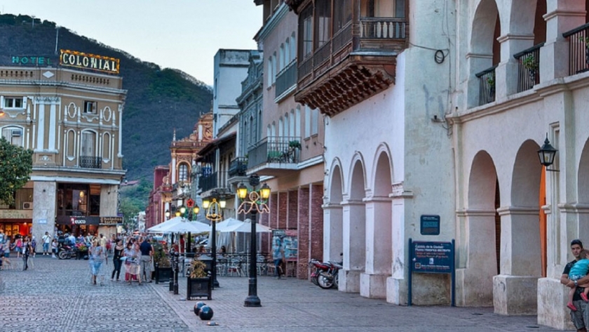 Salta comienza a recibir a turistas de todo el país