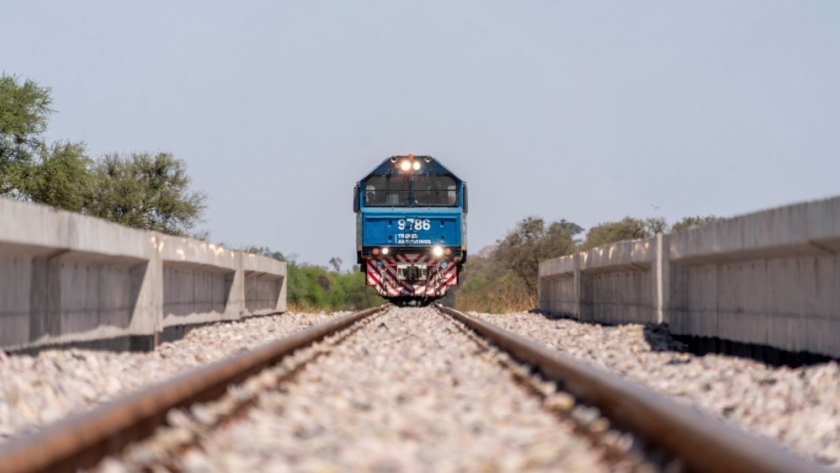 Luego de 10 años, los trenes de carga vuelven a circular por el ramal C18 en Salta