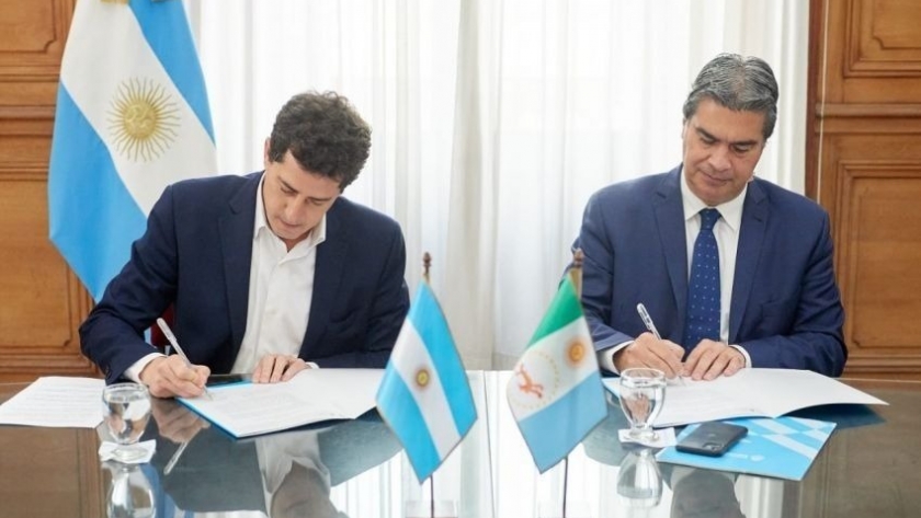 Obras Públicas, Norte Grande, Obras Hídricas y eco token, los temas destacados de la agenda de Capitanich en buenos aires