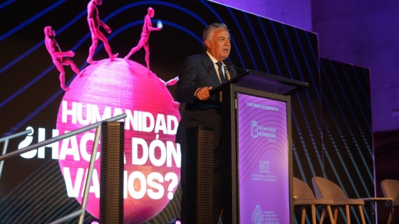 Cornejo llamó en Chile a planificar el desarrollo con visión de largo plazo