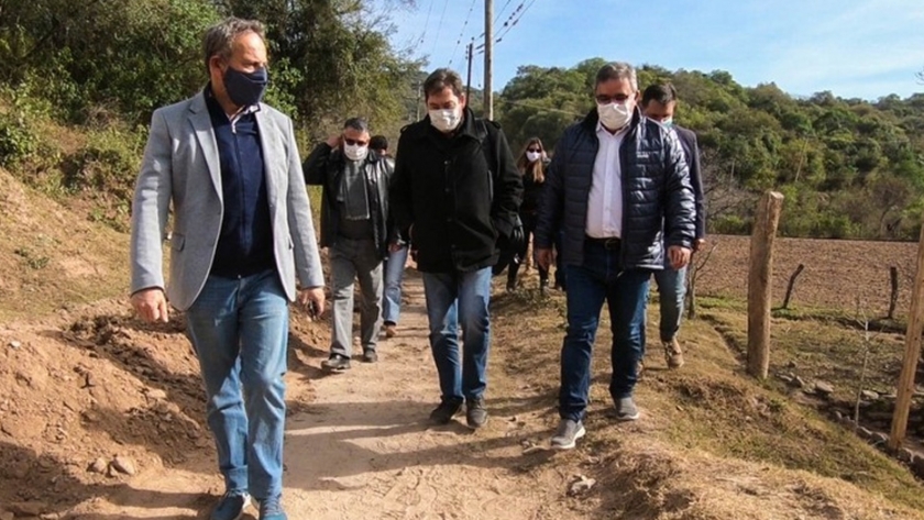 Visita a la obra de acueducto en San Antonio de Paclín