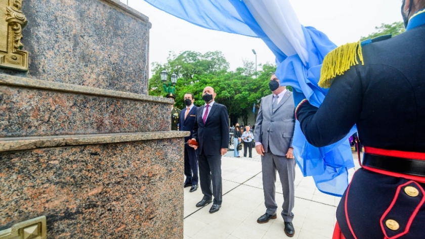 Insfrán presidió emotivo acto en conmemoración del 143º aniversario de la fundación de Formosa