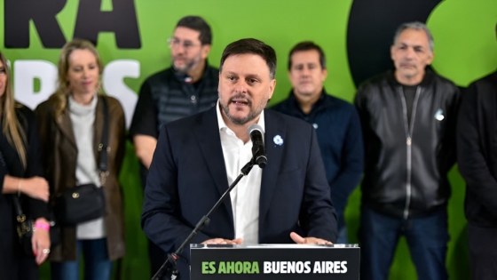 Santoro, Adorni y una derrota que sacude al peronismo porteño: entre el golpe político y la autocrítica