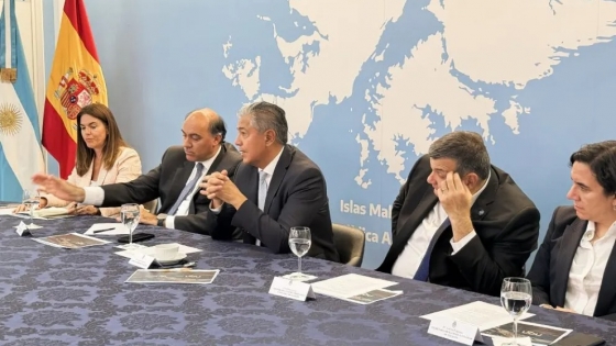 Figueroa busca inversiones en España y destaca el modelo Neuquén