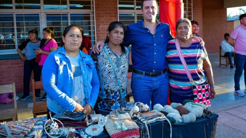 Solís acompañó variadas actividades por la Semana de los Pueblos Originarios