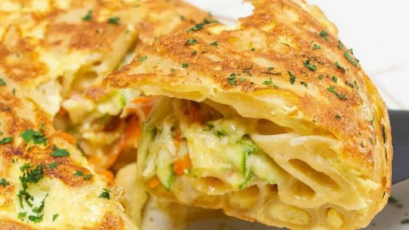 Receta salvadora: tortilla de fideos rellena