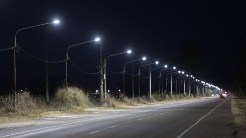 Vialidad Mendoza ya reconvierte más de 200 luminarias a LED en la Ruta Provincial 95 en San Carlos