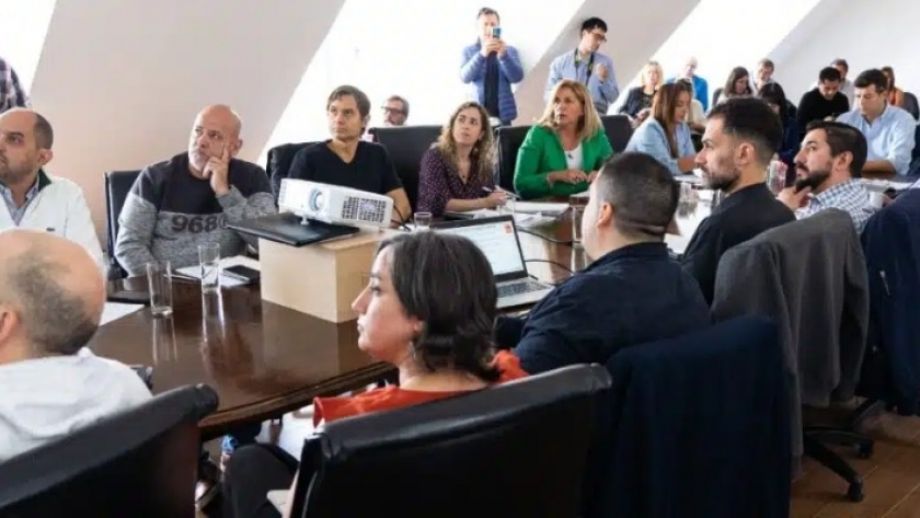 Gobierno presentó ante Legisladores el Programa de Apoyo para la Transición Energética y su financiamiento   