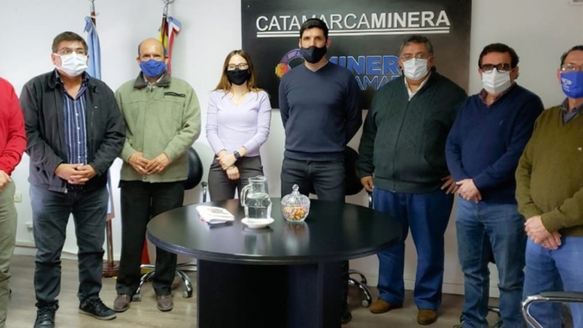 Autoridades de Minería, con la Intersindical Minera