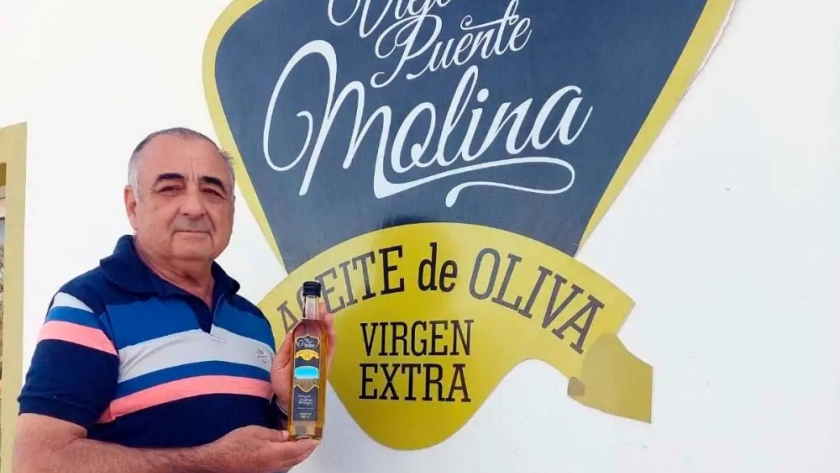 Emprendedores de Viedma: ¿sabías que hacían este aceite de oliva? Se llama «Viejo Puente Molina»