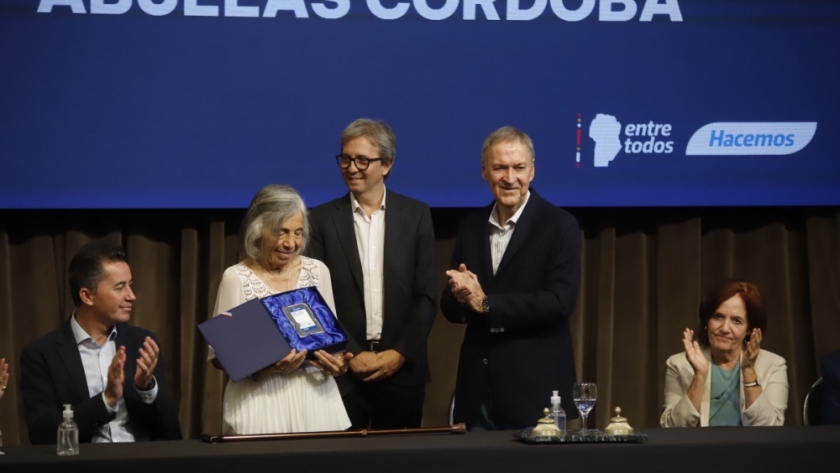 La Provincia entregó la base de datos de las actas de nacimiento por la identidad