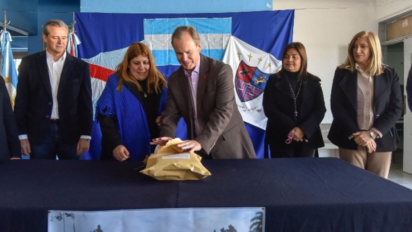 Bordet y Bahl llamaron a sostener la educación pública para generar oportunidades