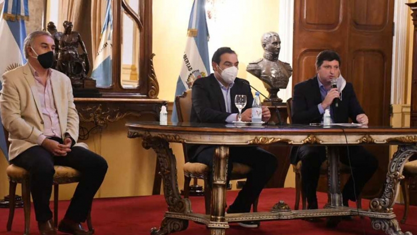 Valdés firmó un Acta de Compromiso con 11 empresas que se instalarán en el Parque Industrial de Ituzaingó