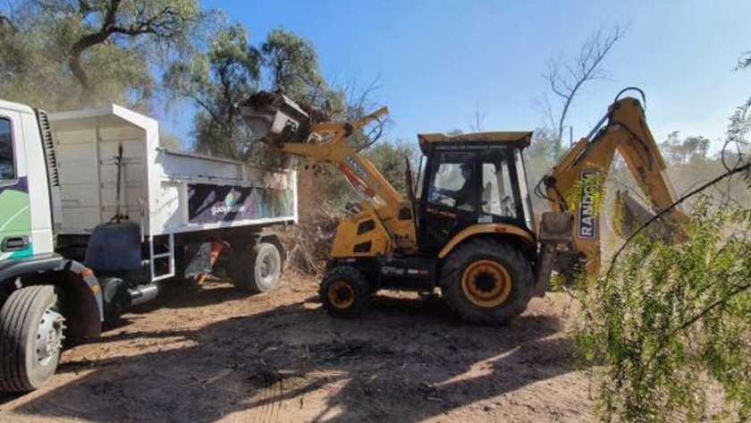 Ecoparque realizó una importante donación de leña a un merendero de Guaymallén