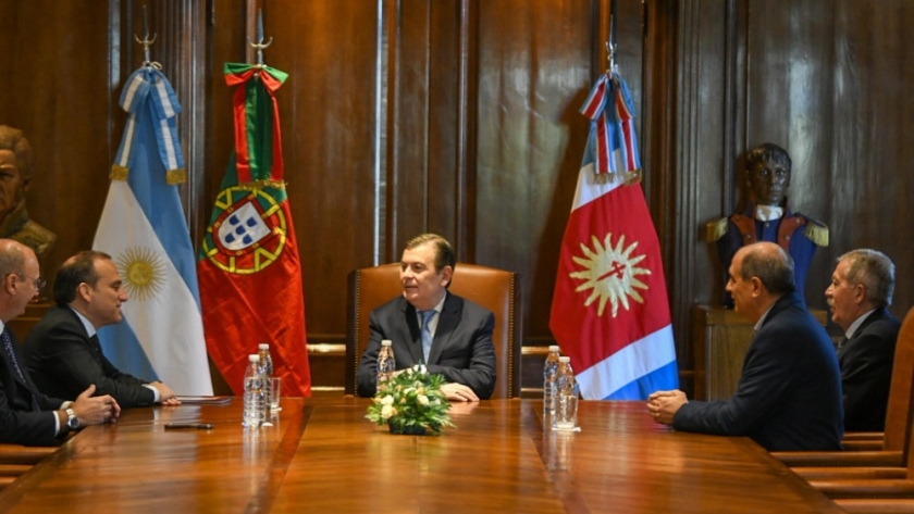 El Gobernador Zamora recibió al embajador de Portugal tras Smart City en Santiago del Estero