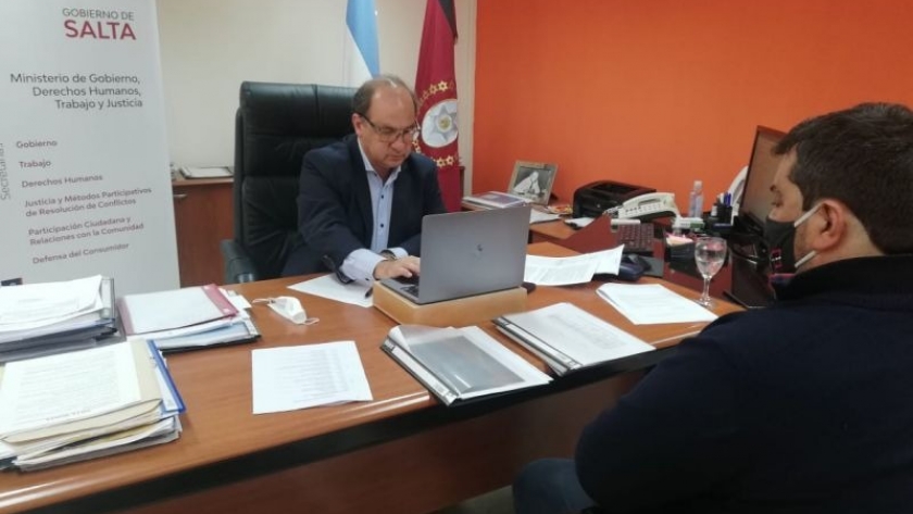 Reunión de gobernadores y ministros del área de transporte con el ministro Alexis Guerrera  por una redistribución más equitativa de los subsidios