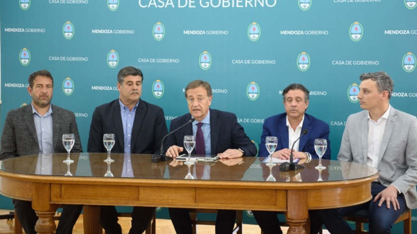 Suarez anunció la creación de la obra hidroeléctrica El Baqueano