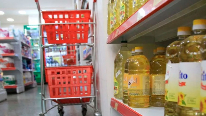Por corte en cadena de producción faltan enlatados en supermercados 