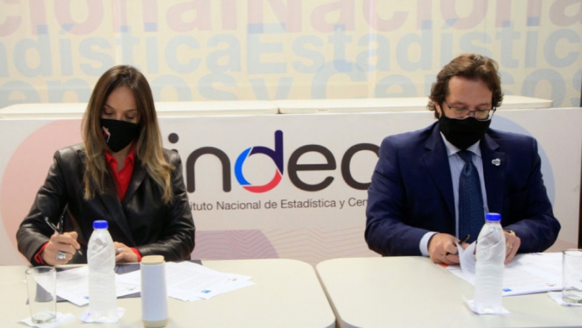 Malena Galmarini firmó un convenio con Marco Lavagna para trabajos conjuntos entre AySA y el INDEC