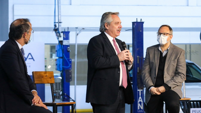 Alberto Fernández convocó a "sentar en la misma mesa a los que producen, a los que trabajan y al Estado"