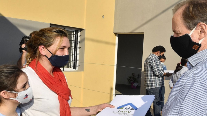 La provincia moviliza la economía con programas de viviendas, obras de agua y saneamiento