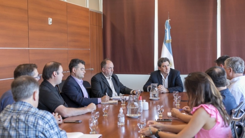 El ministro de Producción se reunió con integrantes de la Cámara Olivícola