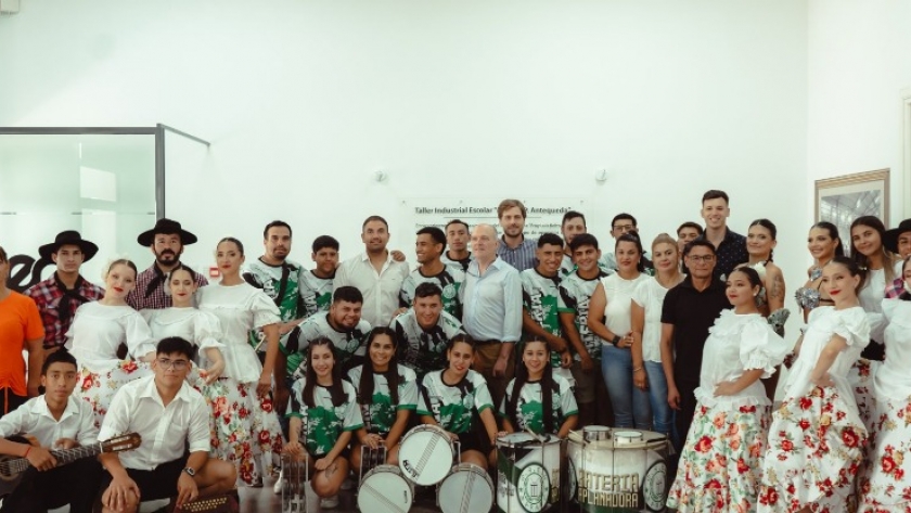 Con una delegación de artistas se presentaron oficialmente las fiestas populares de San José de Feliciano